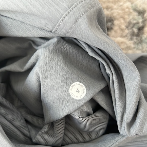 Lululemon Beyond the Studio Pant Slim in Rhino Grey - Picture 6 of 11